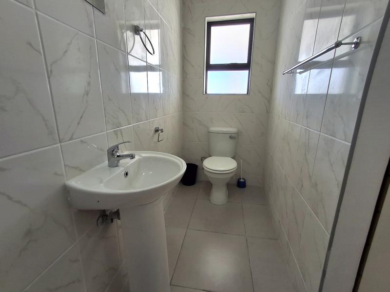 4 Bedroom Property for Sale in Harbour Lights Western Cape